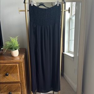 WILD FABLE black swimsuit cover up skirt / dress (size medium) ✨